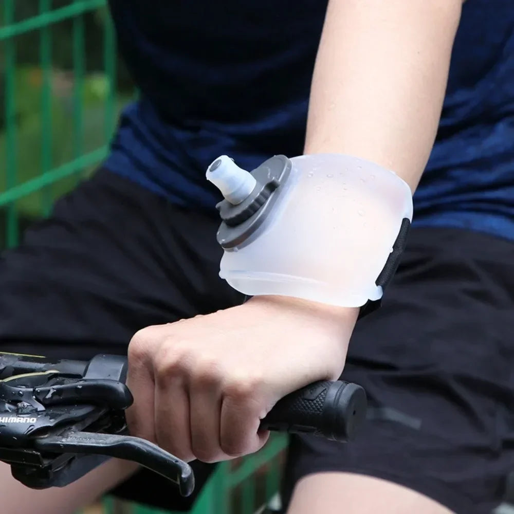 Portable 200ML Wrist Water Bottle Silicone Soft Flask Kettle Holder Wrist Storage Bag For Marathon Riding Fitness Climbing Mini